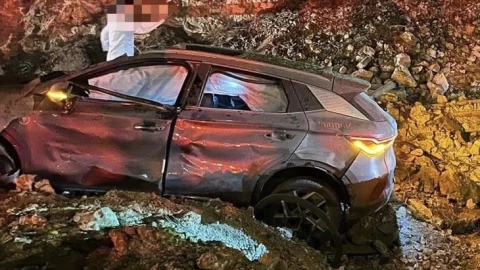 Xe điện Trung Quốc trong vụ nổ ở Iran, cabin còn nguyên vẹn, không ai trong xe gặp chấn thương nghiêm trọng