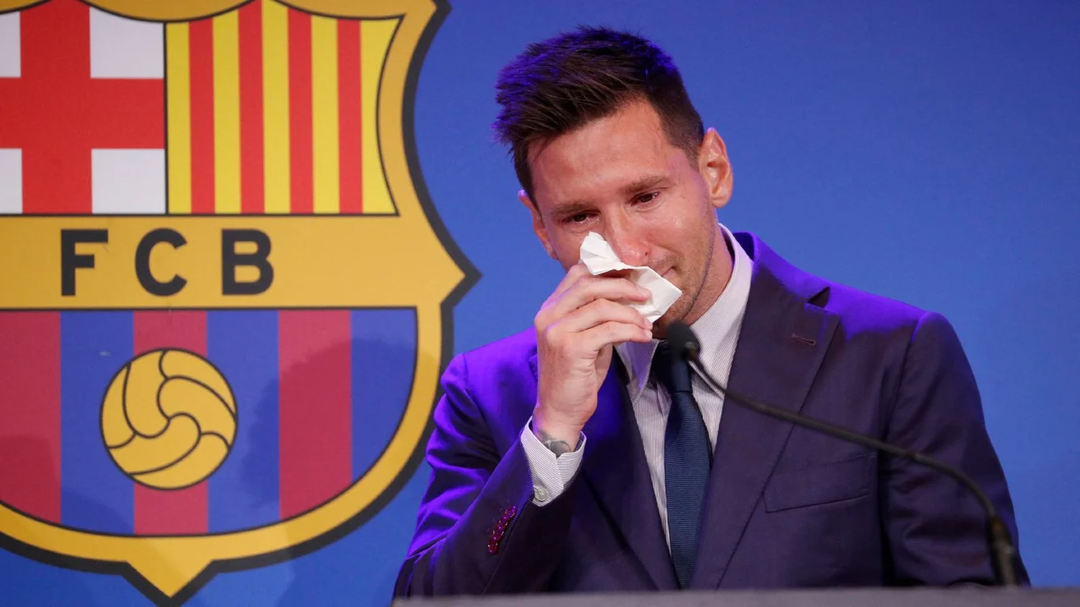 Vì sao Messi khóc nức nở tại họp báo chia tay? Drama giữa Messi và Barca cuối cùng cũng kết thúc