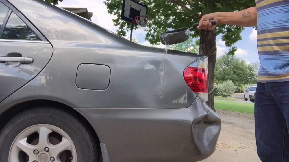 4 cách đơn giản để xử lý vết móp trên ô tô tại nhà