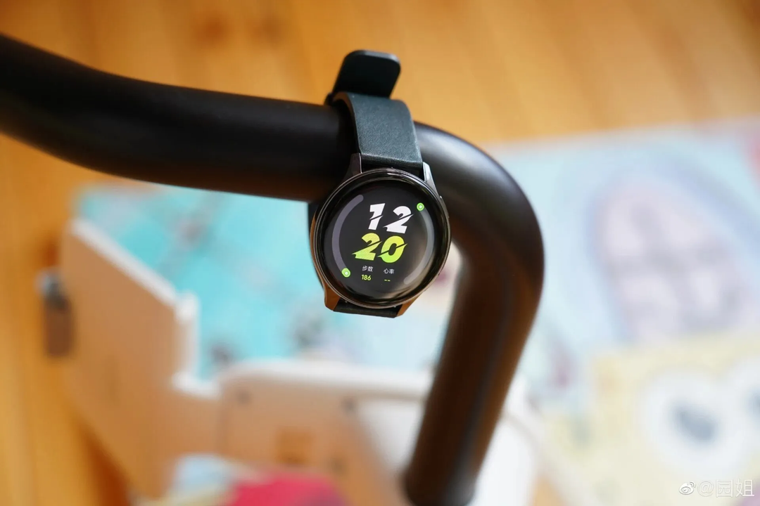 realme Watch T1 trình làng: smartwatch giá 2,5 triệu có màn hình AMOLED, khung viền thép, pin 7 ngày