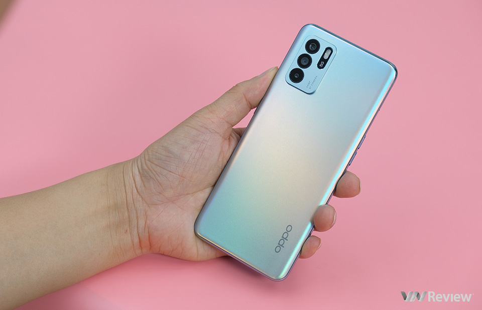 Oppo Reno6 bán chạy nhất phân khúc smartphone tầm trung tháng 10/2021 ở Việt Nam