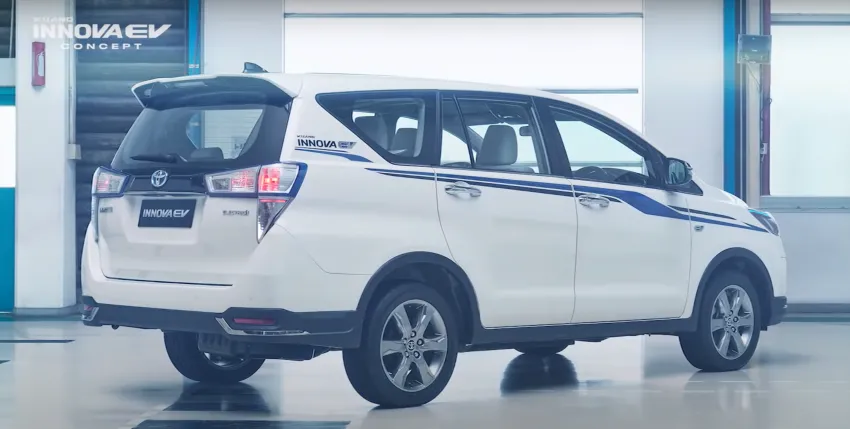 Ngắm Toyota Innova phiên bản chạy điện ra mắt tại Indonesia