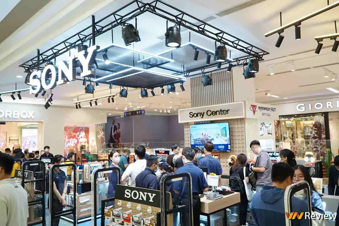 Sony khai trương Sony Center mới tại Việt Nam: chuyên audio, có máy nghe nhạc 35 triệu đồng vừa ra mắt
