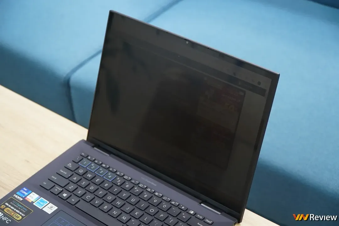 Trải nghiệm Asus ExpertBook B7 Flip: laptop doanh nghiệp trang bị “tận răng” từ 5G, xoay gập 360 độ, chống nhìn trộm