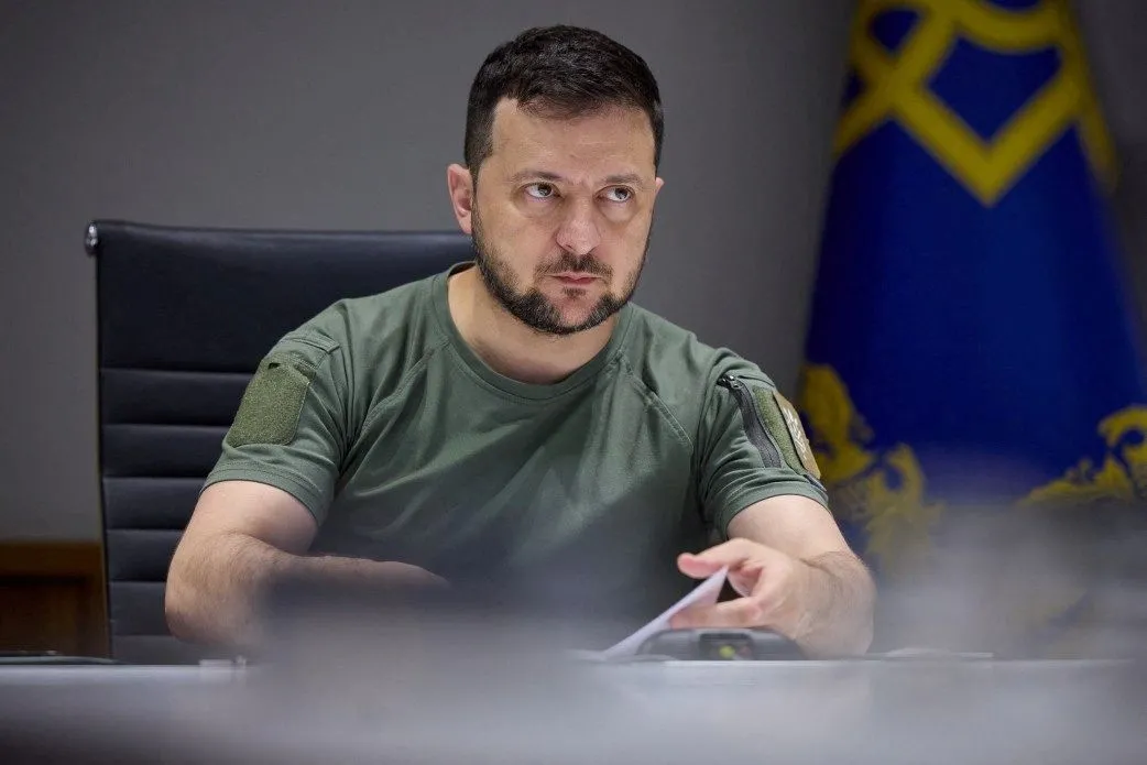 Hacker tung tin nằm viện nguy kịch, Tổng thống Ukraine Zelensky đăng video vẫn khoẻ chán