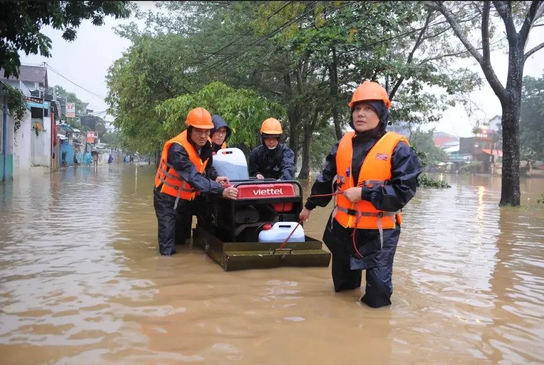 Viettel cấp tốc triển khai hàng loạt chính sách hỗ trợ đồng bào chịu ảnh hưởng của bão Noru