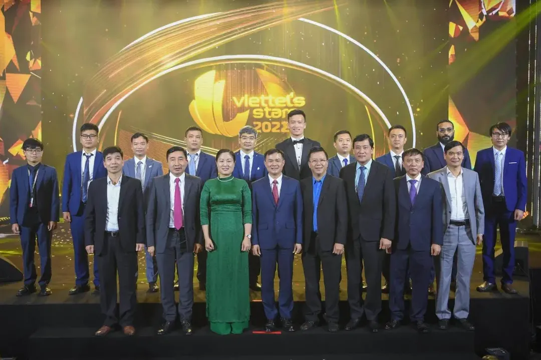 Viettel’s Stars 2022 tôn vinh 10 cá nhân, 10 tập thể xuất sắc toàn cầu