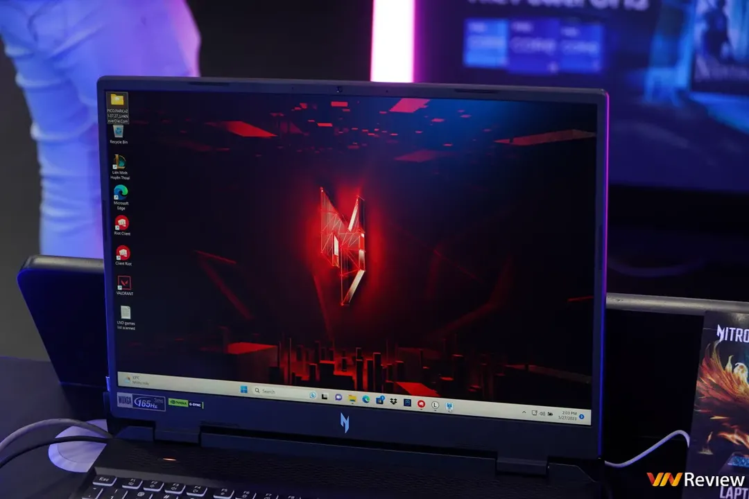 Acer chính thức bán ra laptop gaming Nitro 16 Phoenix chạy RTX 4050, giá 29,99 triệu đồng, tặng bộ Nitro Gears trị giá 7 triệu