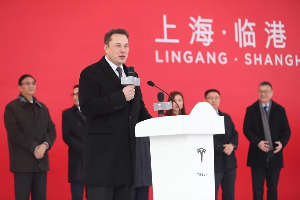 Elon Musk gặp gỡ Thủ tướng Trung Quốc, bàn việc hợp tác đầu tư xe điện ở đất nước tỷ dân