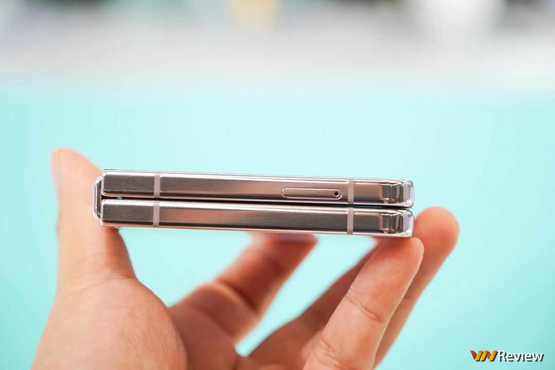 Trên tay Samsung Galaxy Z Flip 5: lột xác với màn hình ngoài “siêu to khổng lồ”, gập khít hơn, mỏng gọn, mạnh mẽ hơn