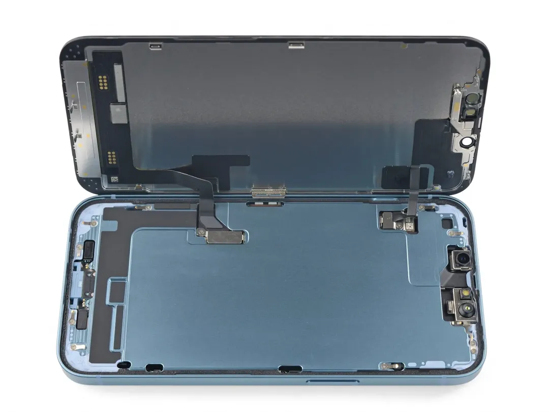 iFixit bất ngờ hạ điểm sửa chữa iPhone 14 từ 7/10 xuống còn 4/10