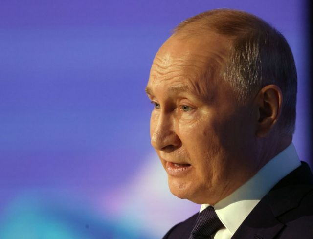 Tổng thống Putin bất ngờ "bắn tín hiệu" muốn đình chiến tại Ukraine