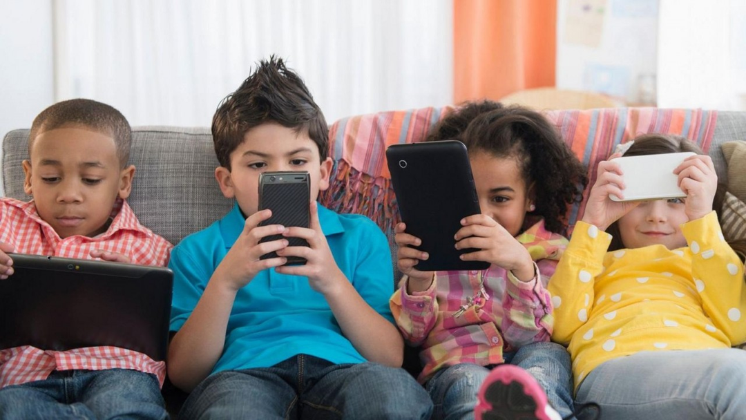 7 lời khuyên dành cho cha mẹ để giúp con sử dụng mạng xã hội lành mạnh