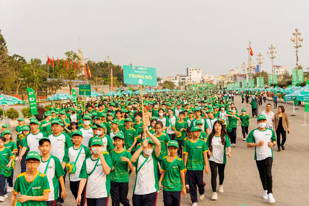 7.500 học sinh cùng phụ huynh tham gia Ngày hội đi bộ Nestlé MILO tại Nghệ An