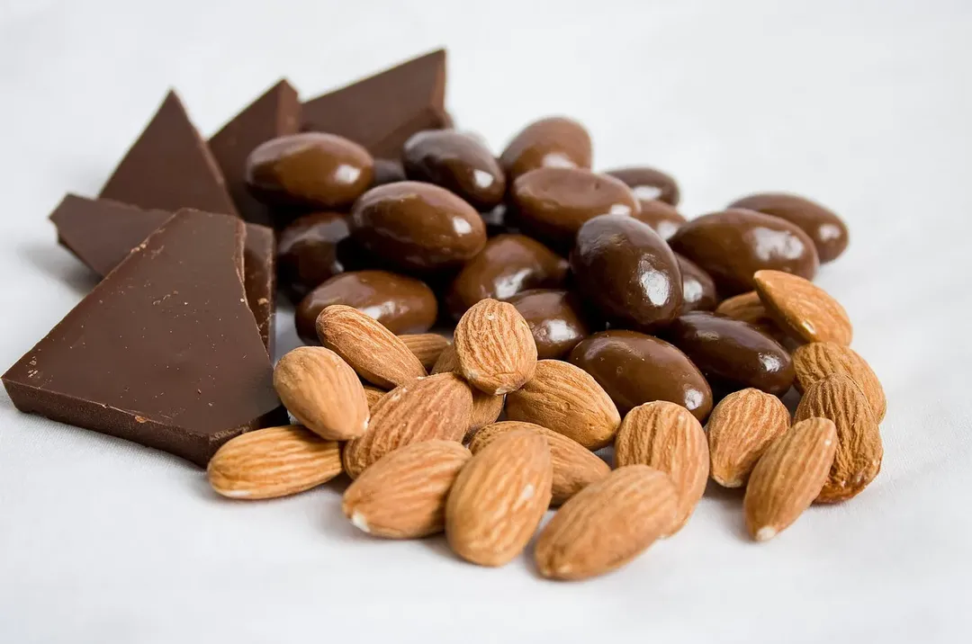 thumbnail - Chế độ ăn bổ sung socola, ăn ít thịt đỏ sẽ giúp tăng tuổi thọ