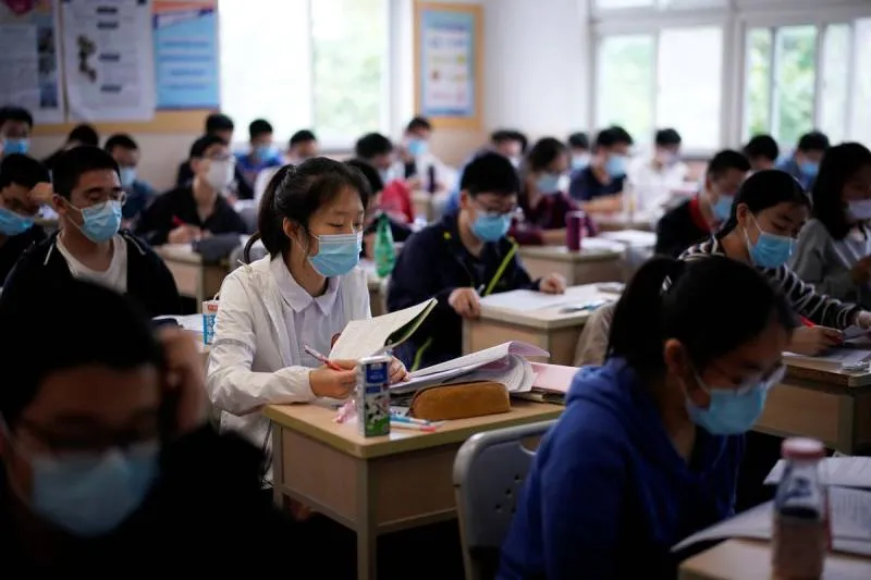 Không tiền, không kinh nghiệm, người trẻ Trung Quốc lo lắng về tương lai mù mịt