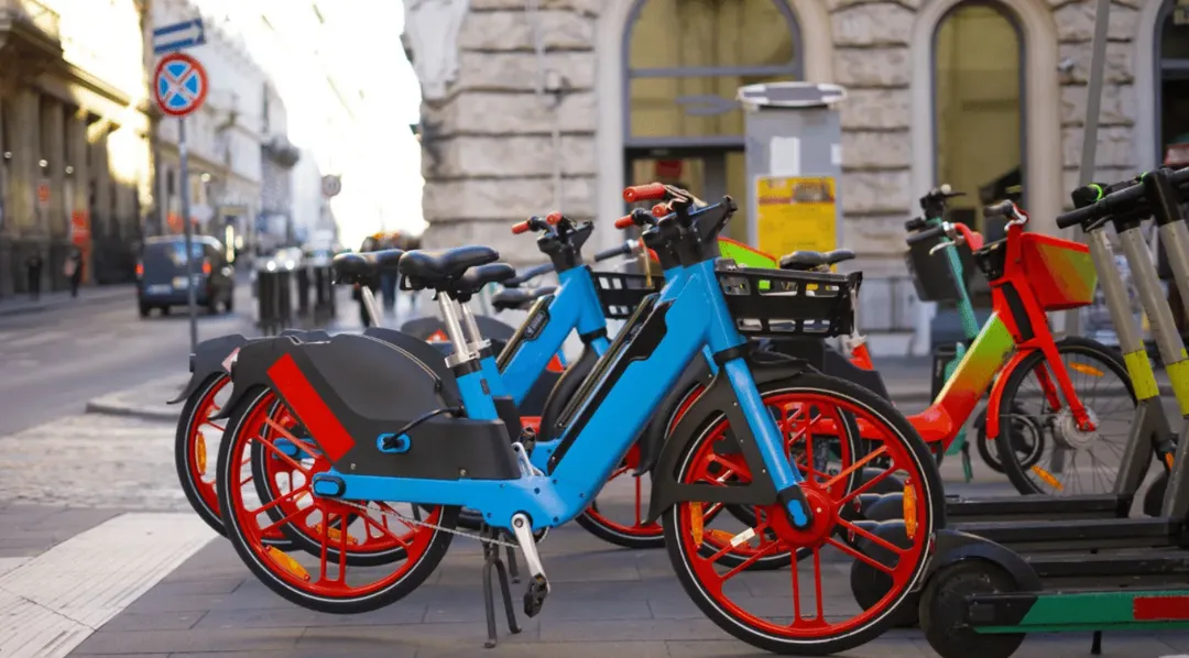 Pháp trợ cấp gần 4000 USD cho những người chấp nhận đổi xe hơi lấy xe đạp điện