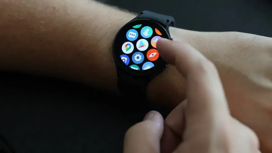 Thiết kế smartwatch Samsung cho thấy không phải lúc nào Apple cũng đúng