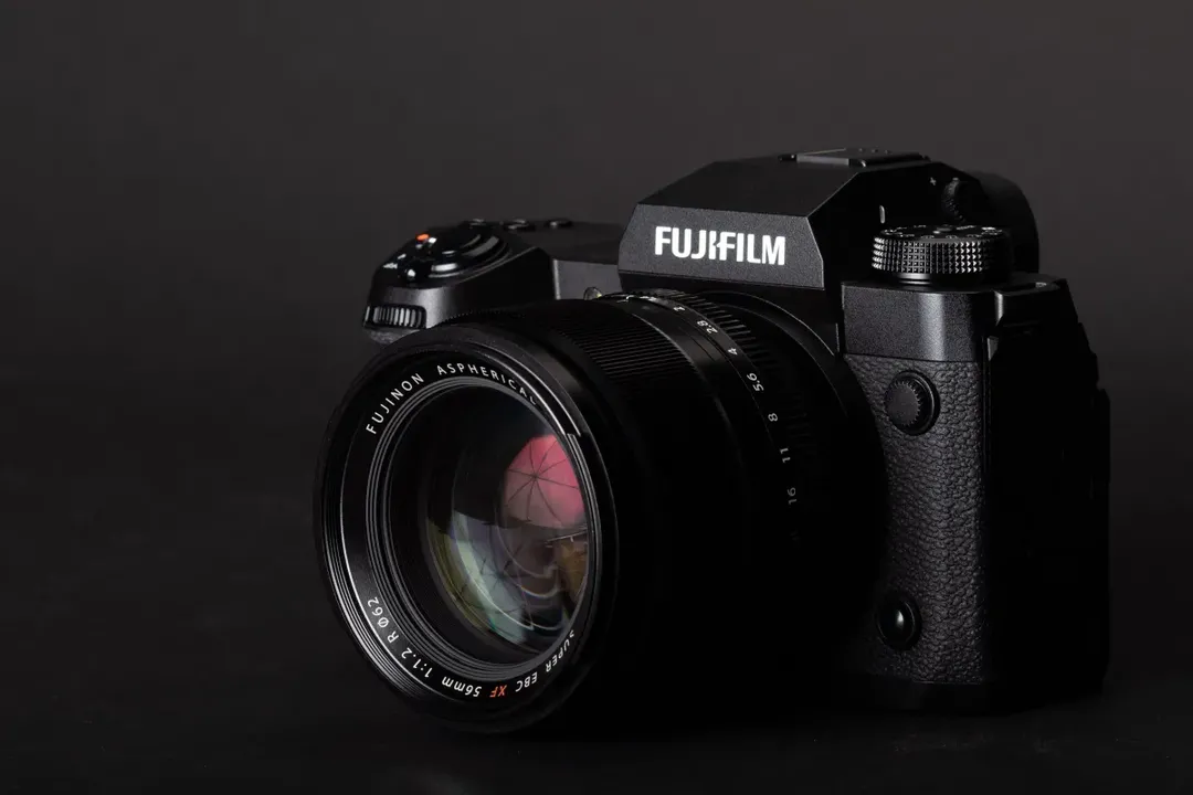 Fujifilm X-H2 xóa bỏ quy tắc APS-C với cảm biến 40MP quay 8K cao nhất phân khúc