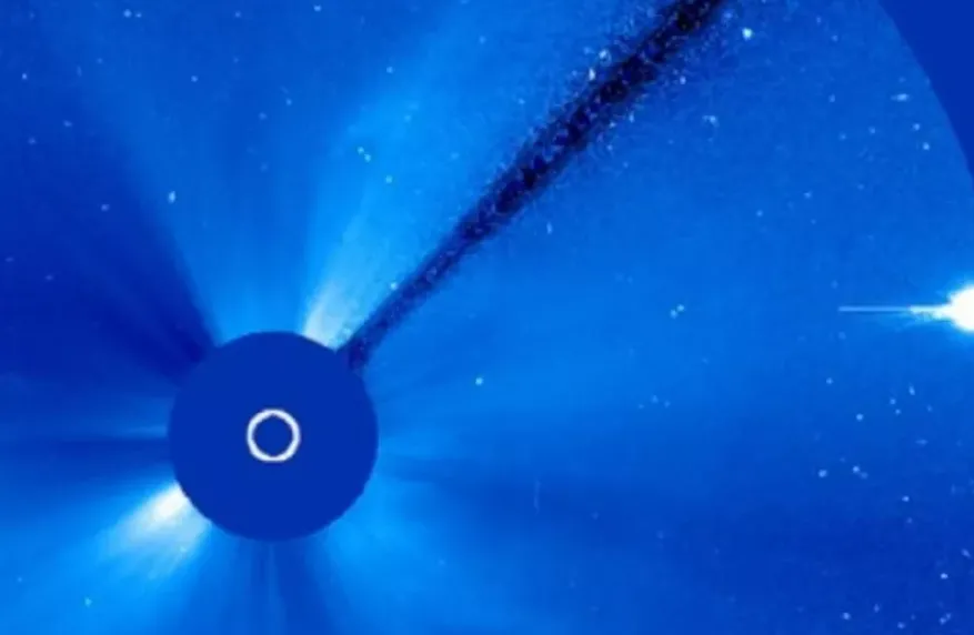 Bất ngờ chưa: Vật thể siêu sáng kỳ lạ được phát hiện đang di chuyển về phía mặt trời