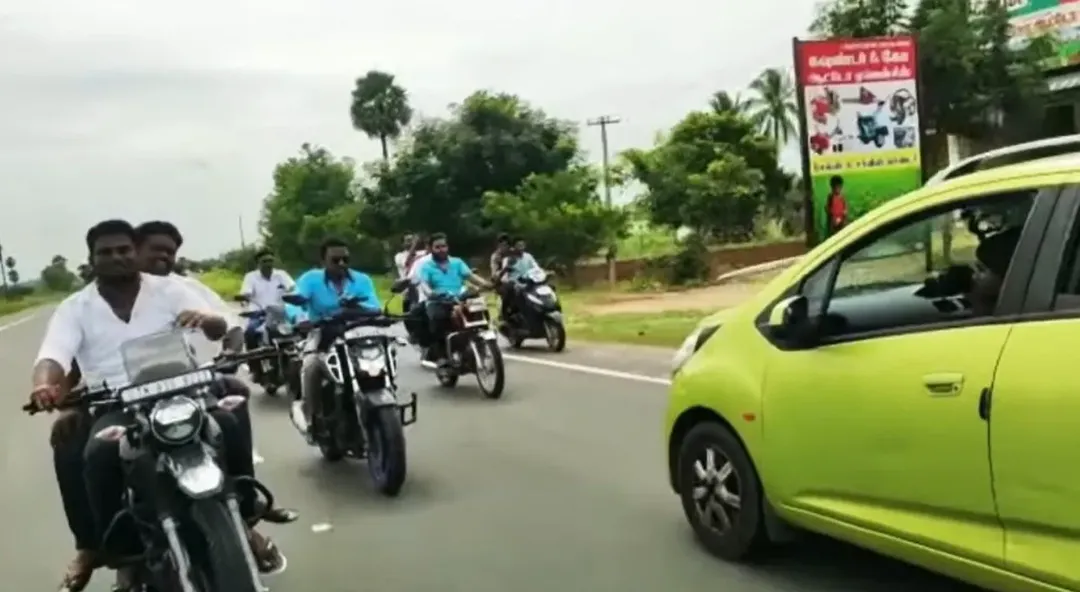 Ấn Độ: Người đàn ông lập kỷ lục lái xe ngược chiều 16km chỉ trong chưa đầy  30 phút