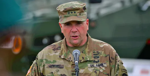 Cựu Tư lệnh Quân đội Hoa Kỳ tại châu Âu: Ukraine sẽ giành lại Crimea vào hè năm 2023