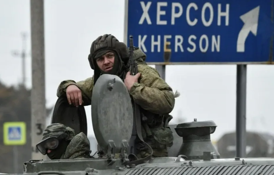 Quân đội Nga trả Kherson, tại sao Zelensky không hài lòng chút nào?