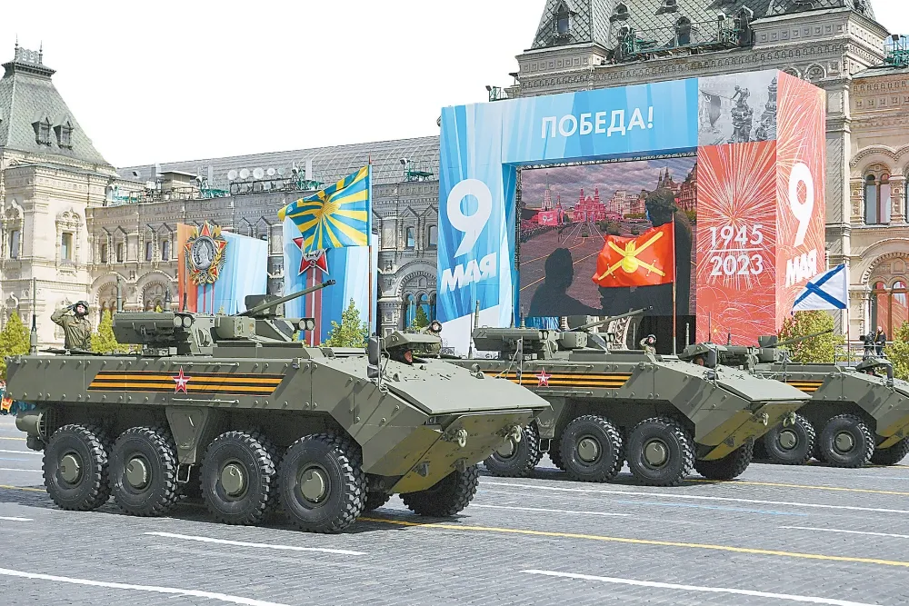 Mổ xẻ việc lựa chọn các thiết bị diễu hành quân sự Ngày Chiến thắng của Nga