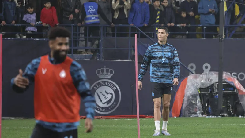 Cristiano Ronaldo vào ĐTQG bị tẩy chay, CĐV Bồ Đào Nha có quá nhẫn tâm?