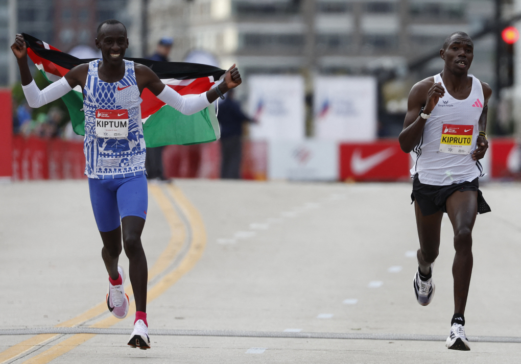 “Siêu giày” trong marathon hoạt động thế nào