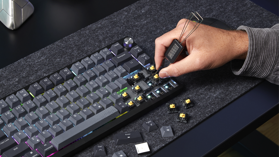 Corsair tung bàn phím cơ không dây chuyên game K65 Plus Wireless: layout 75% nhỏ gọn,   switch tháo nóng, lớp hãm âm kép