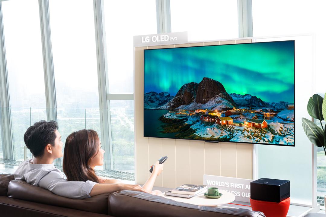 LG mang LG OLED evo M4 - TV OLED không dây đầu tiên trên thế giới về Việt Nam