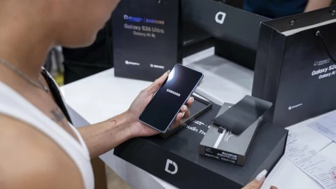 Galaxy S26 Series bắt đầu đến tay khách hàng Việt Nam, bản Ultra chiếm tới gần 90%
