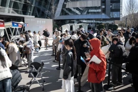 Hiện tượng OpenClaw tại Trung Quốc: khi hàng ngàn người mang laptop đi xếp hàng cài AI