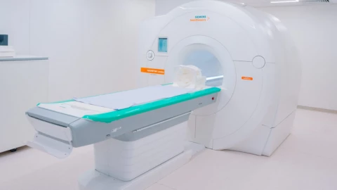 Bệnh nhân bị bỏ quên trong máy MRI suốt 6 tiếng tại Trung Quốc
