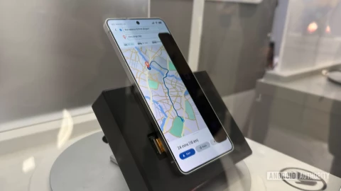 Samsung hé lộ công nghệ màn hình chống nhìn trộm thế hệ mới xịn hơn cả trên S26 Ultra