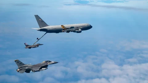 Máy bay tiếp dầu Mỹ vừa rơi quan trọng như thế nào