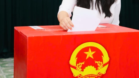 Vì sao nhiều quốc gia vẫn duy trì bỏ phiếu giấy khi bầu cử?