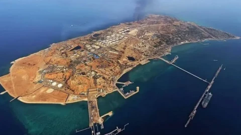Đảo Kharg: “Tử huyệt dầu mỏ” của Iran và lý do nó trở thành mục tiêu chiến lược