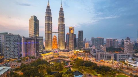 Điều gì khiến một vấn đề nghiêm trọng của thế giới tràn sang Đông Nam Á?