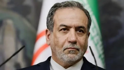 440 kg uranium làm giàu 60% đang nằm dưới đống đổ nát