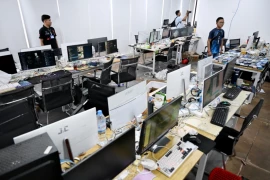 Đột kích 'sào huyệt' lừa đảo tại Campuchia, tạm giữ gần 800 người Việt