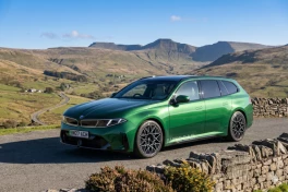 BMW i3 Touring chính thức xác nhận: Xe điện gia đình chạy gần 900km