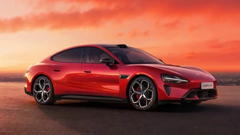 Xiaomi SU7 2026 ra mắt với “khung gầm Rồng” mới, 680 mã lực, phạm vi 902 km