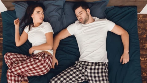 Vợ chồng ngủ riêng hóa ra lại tốt hơn, theo khoa học