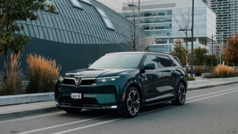 Thủ tướng yêu cầu thúc đẩy xe điện, giảm phụ thuộc xăng dầu nhập khẩu