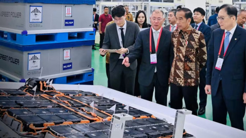 Quốc gia láng giềng Việt Nam vừa có nhà máy pin xe điện đầu tiên