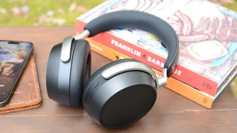 Sennheiser bán mảng kinh doanh tai nghe