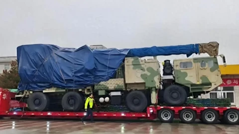 Súng điện từ trên bộ của Trung Quốc lần đầu lộ diện: Đã sẵn sàng chiến đấu và vượt qua rào cản mà Mỹ chưa giải quyết được?