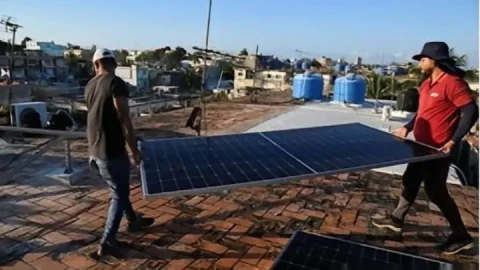 Thứ đã giúp Cuba thoát khỏi tình trạng mất điện 20 tiếng mỗi ngày không phải là một tàu chở dầu từ quốc gia nào